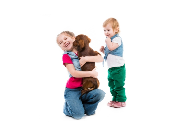 A Tacskók Viszonya a Gyerekekkel: Barátság és Játék